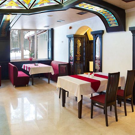 Sherwood Hotel Dolgomostiska Dış mekan fotoğraf