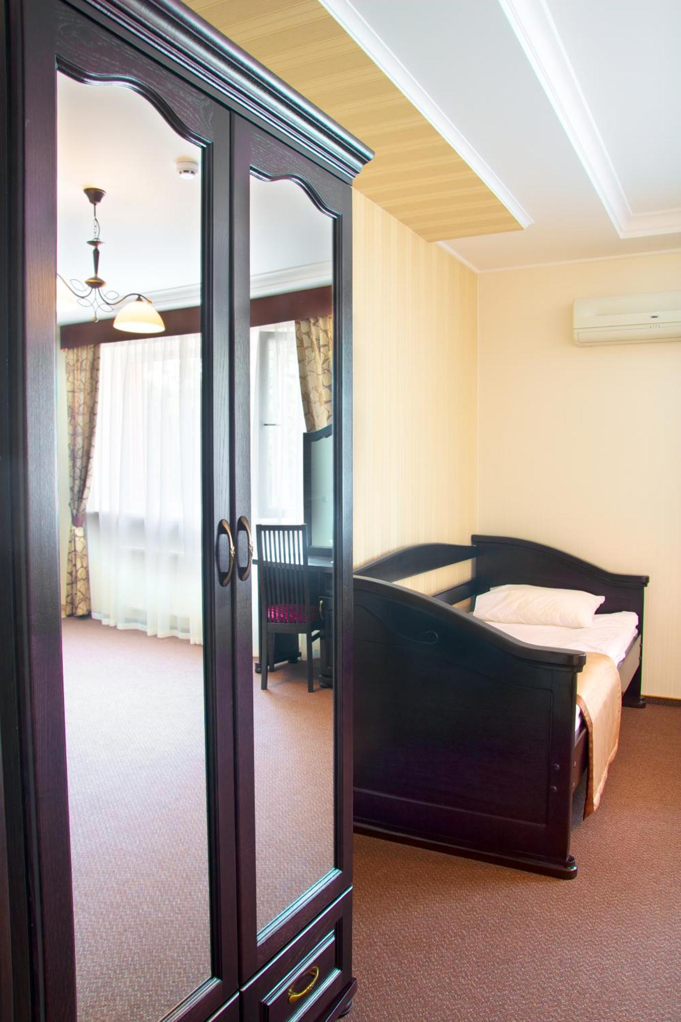Sherwood Hotel Dolgomostiska Oda fotoğraf