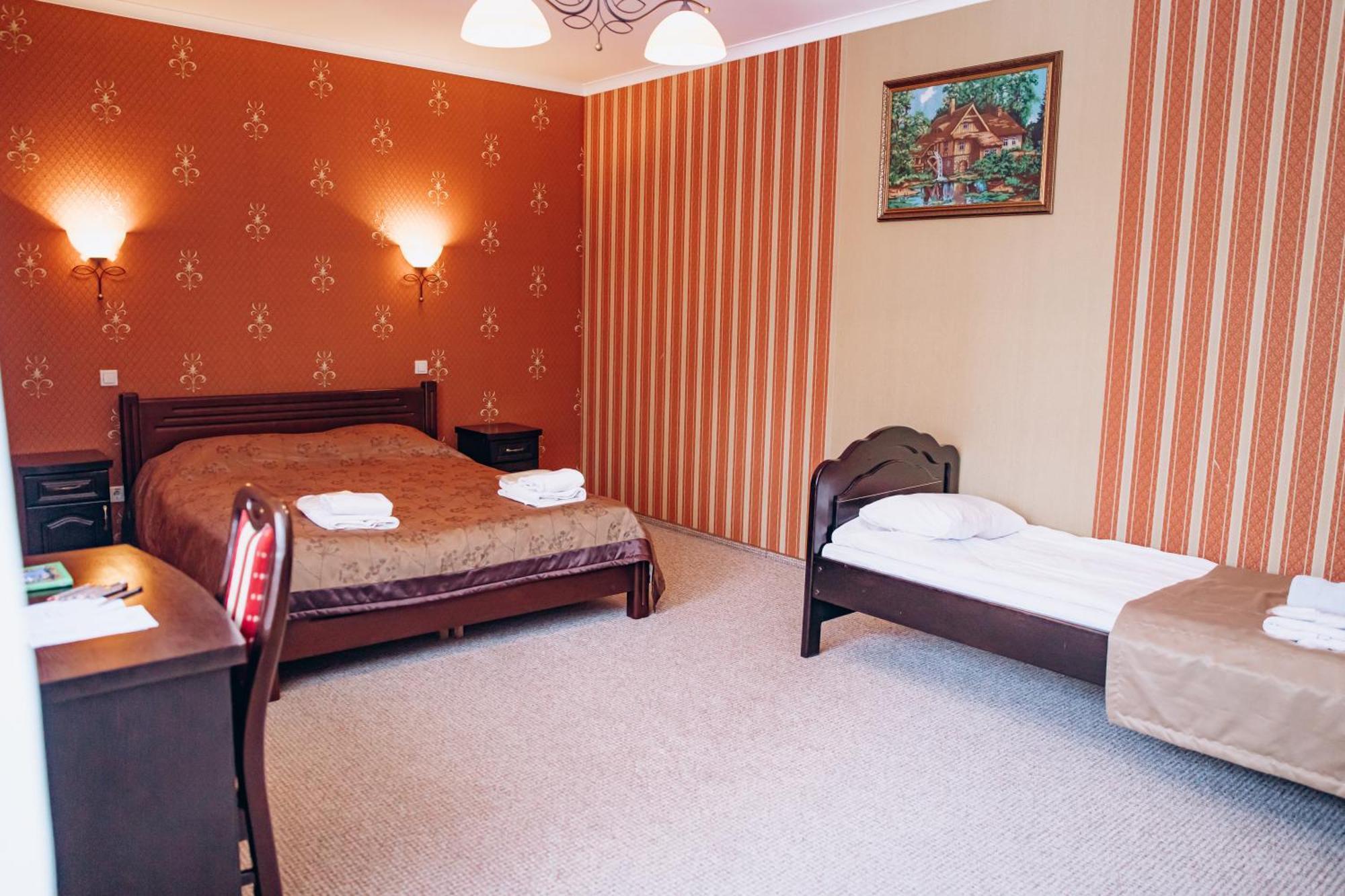 Sherwood Hotel Dolgomostiska Dış mekan fotoğraf