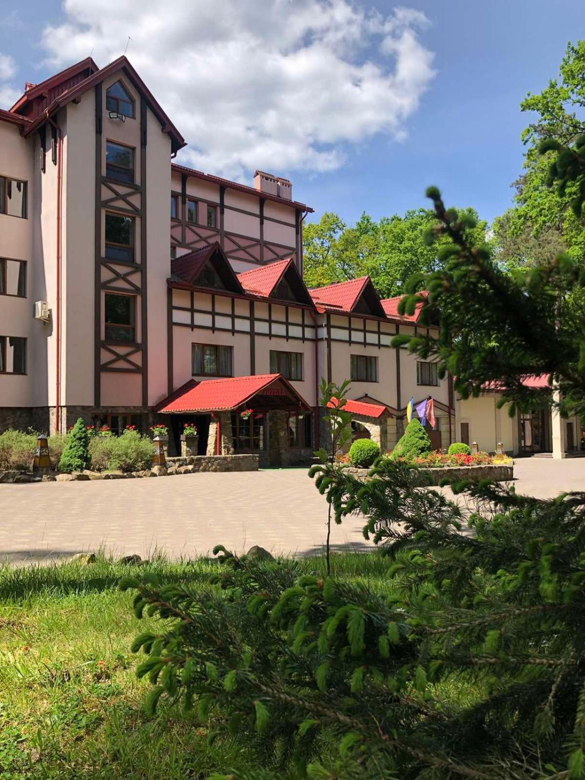 Sherwood Hotel Dolgomostiska Dış mekan fotoğraf