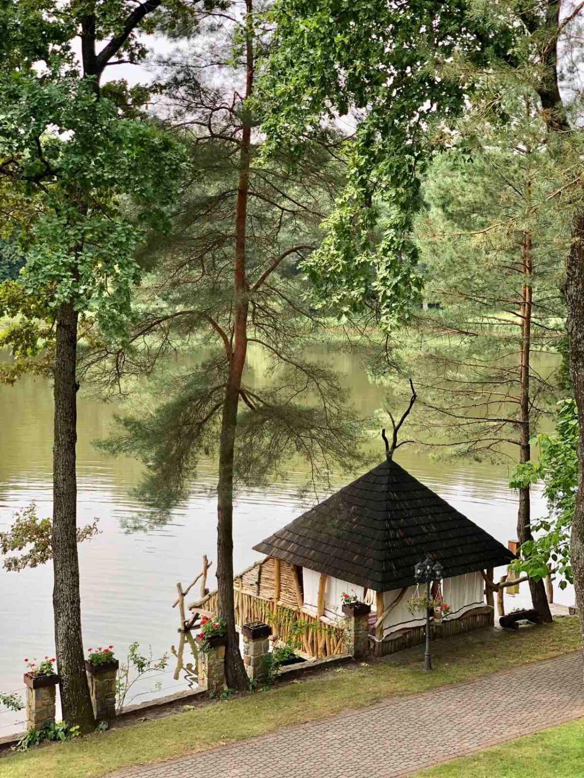 Sherwood Hotel Dolgomostiska Dış mekan fotoğraf