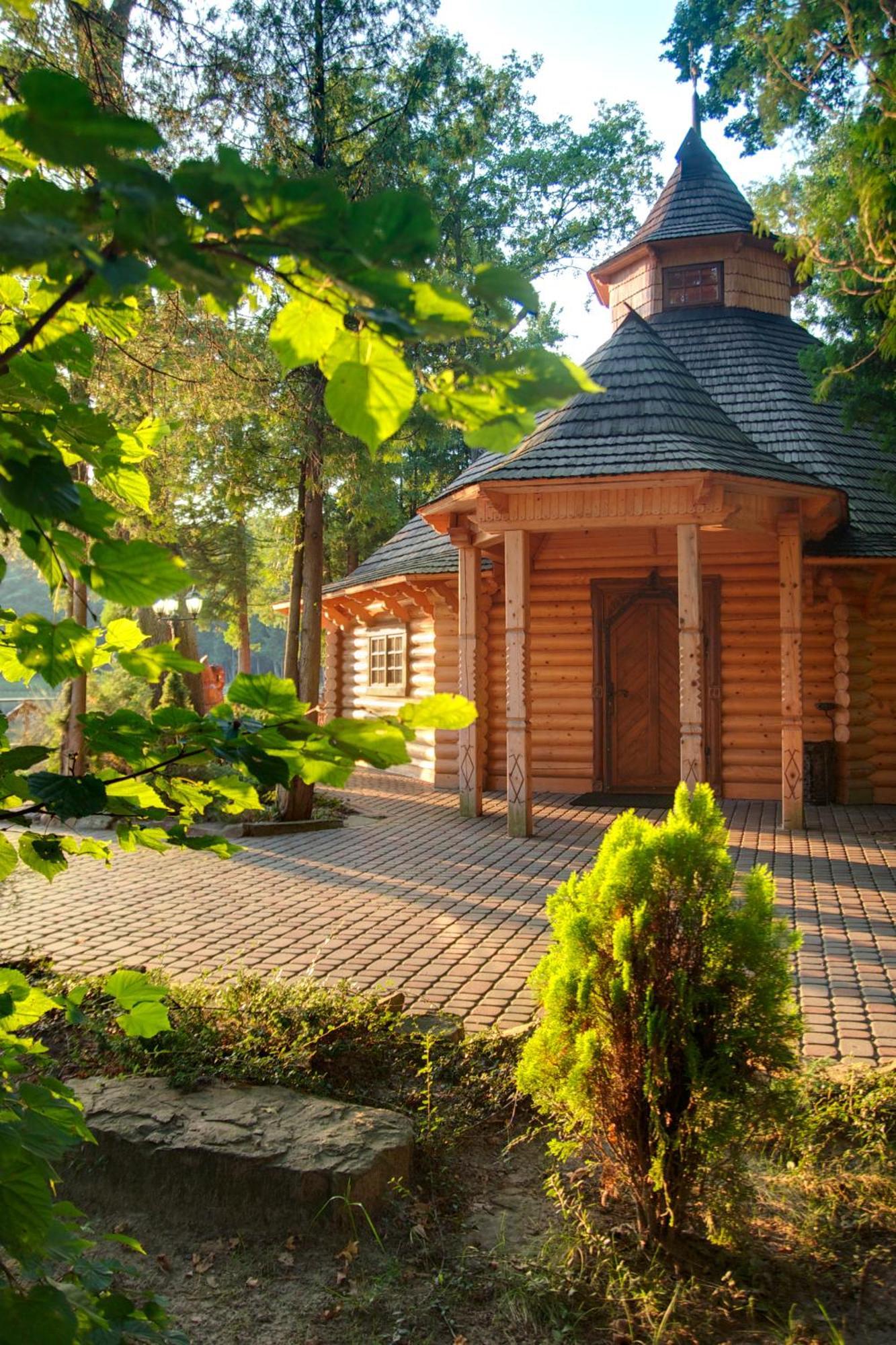 Sherwood Hotel Dolgomostiska Dış mekan fotoğraf