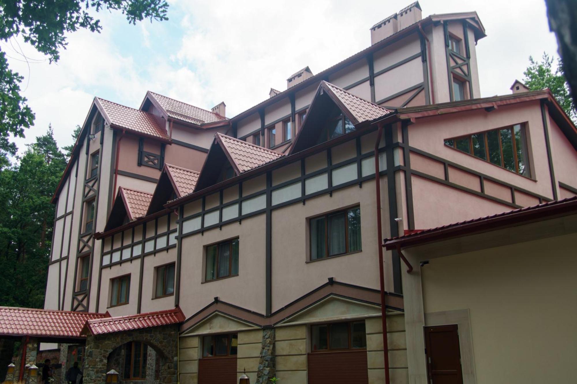 Sherwood Hotel Dolgomostiska Dış mekan fotoğraf